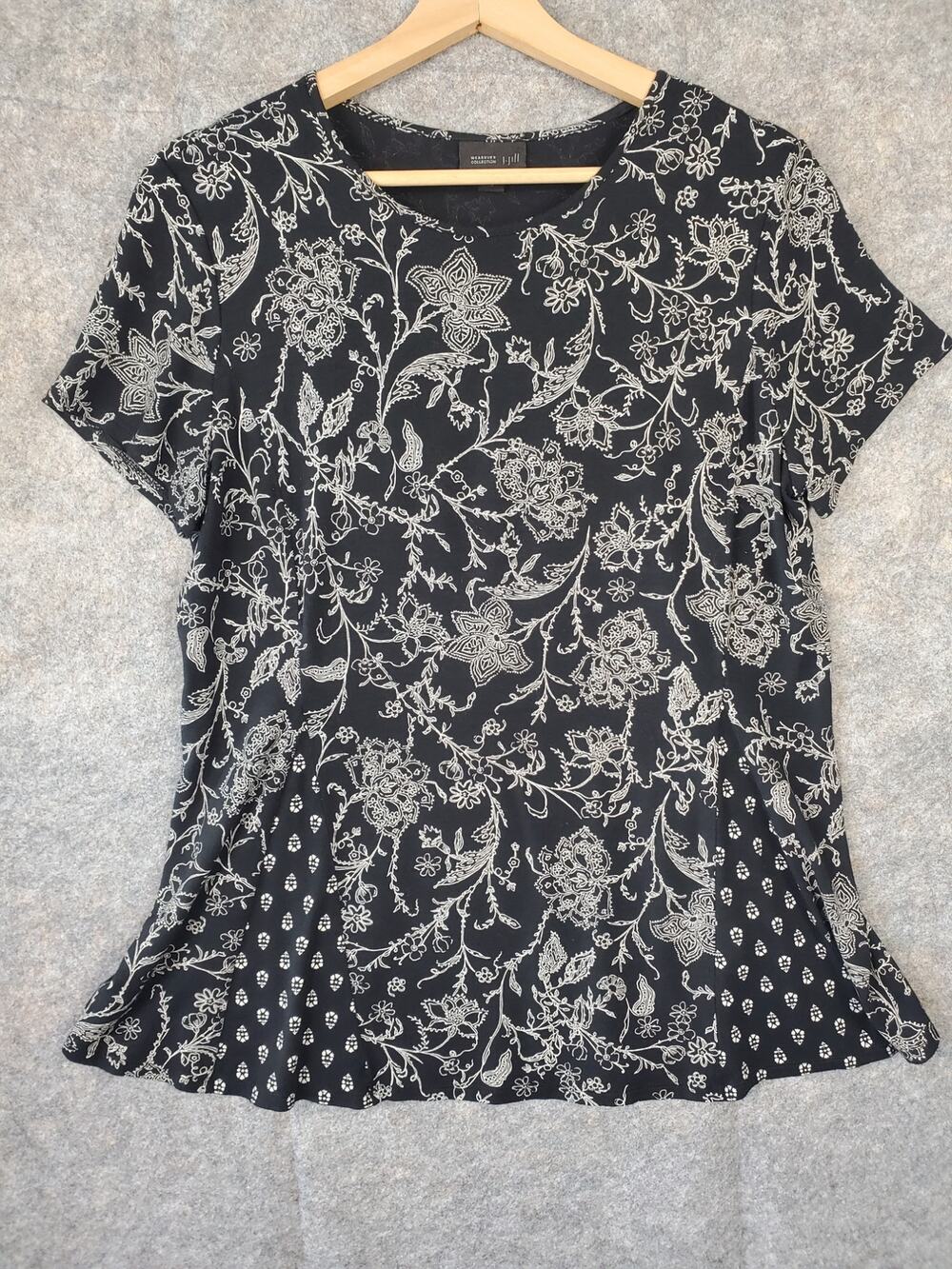 Women's J. Jill WearEver Collection SM Black & White Paisley Short Sleeve Blouse